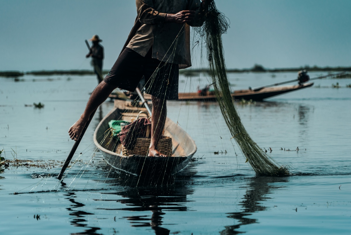 Leg rowing fisherman in Inle Lake, Myanmar