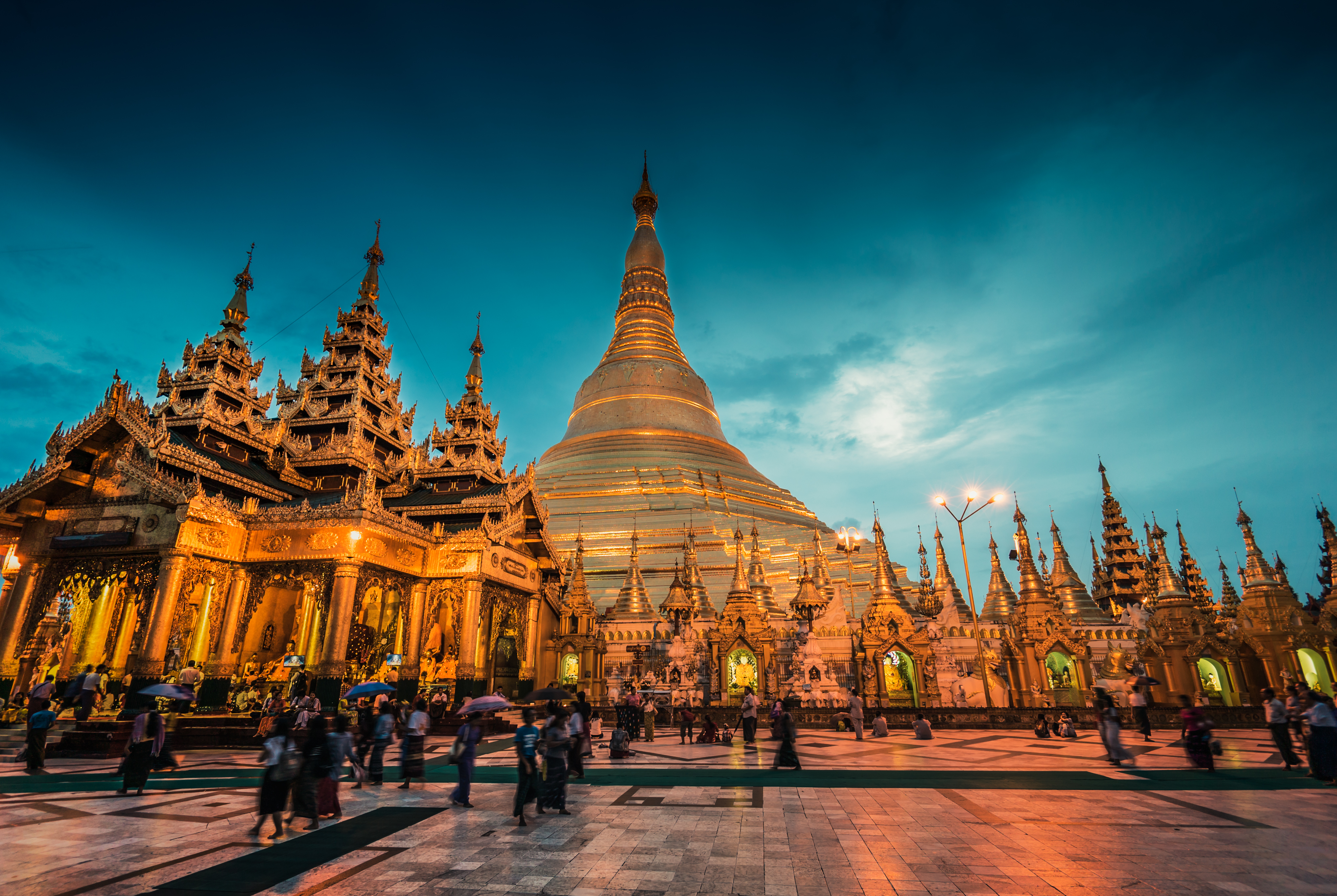Photo of Shwedagon Pagoda at sunset