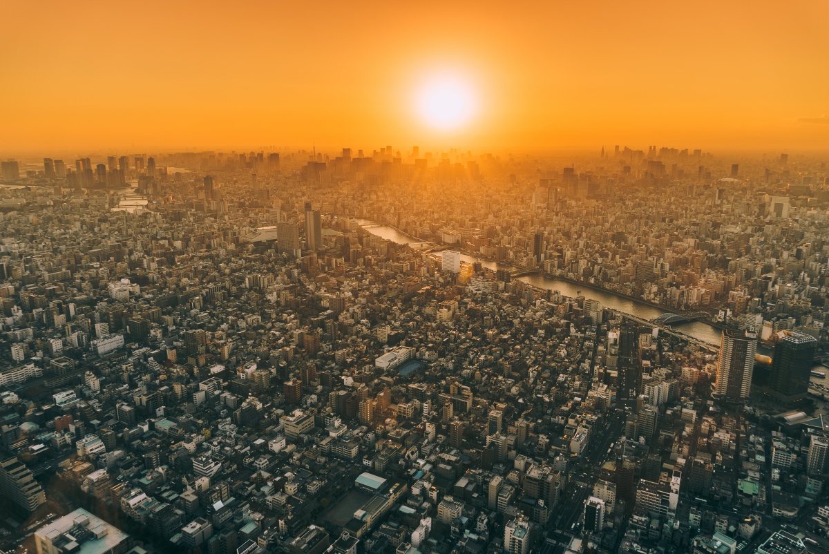 Photo of Tokyo skyline during amazing sunset